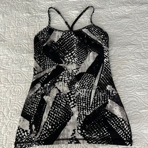 Lululemon tank top size 6